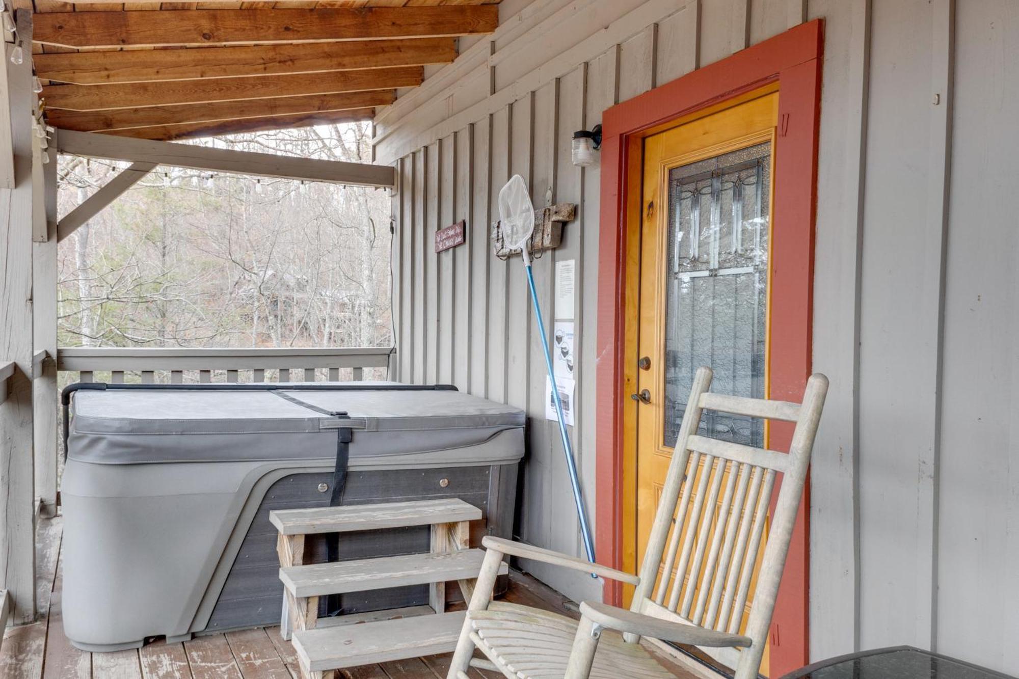 Spacious Gatlinburg Cabin With Hot Tub And Game Room! Exterior photo